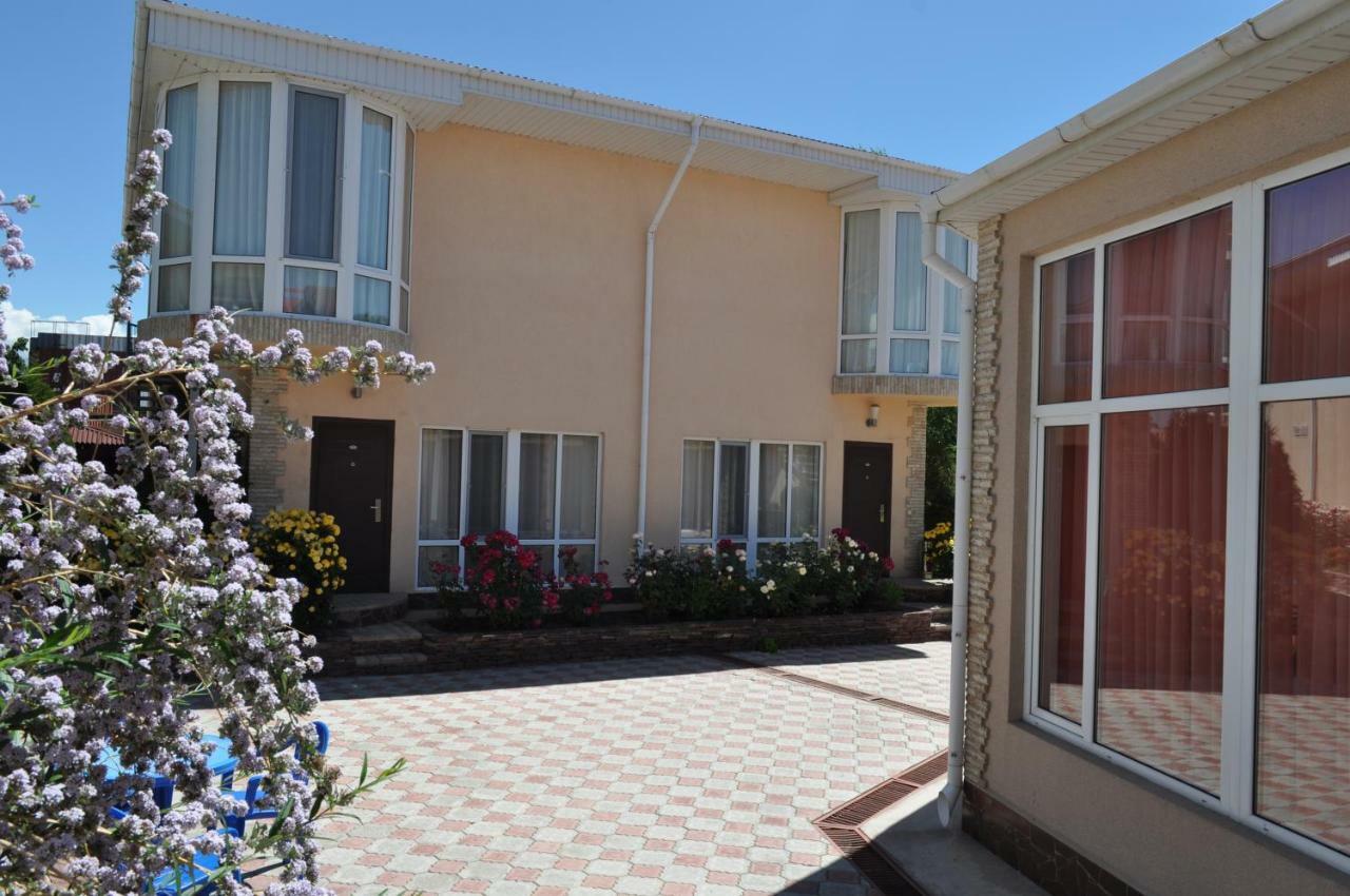 Zlata Inn Tamchy Exterior photo