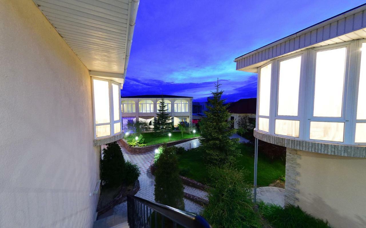 Zlata Inn Tamchy Exterior photo