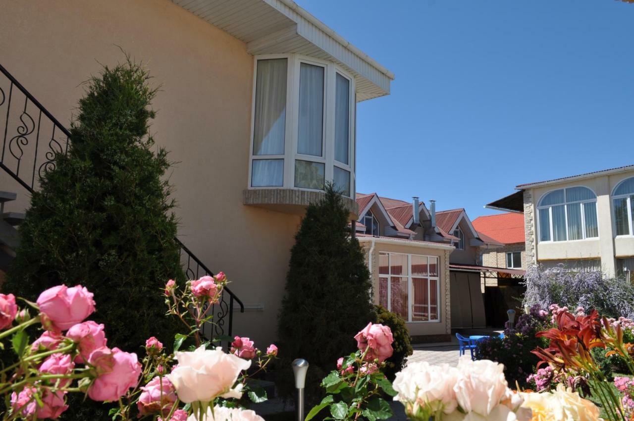 Zlata Inn Tamchy Exterior photo