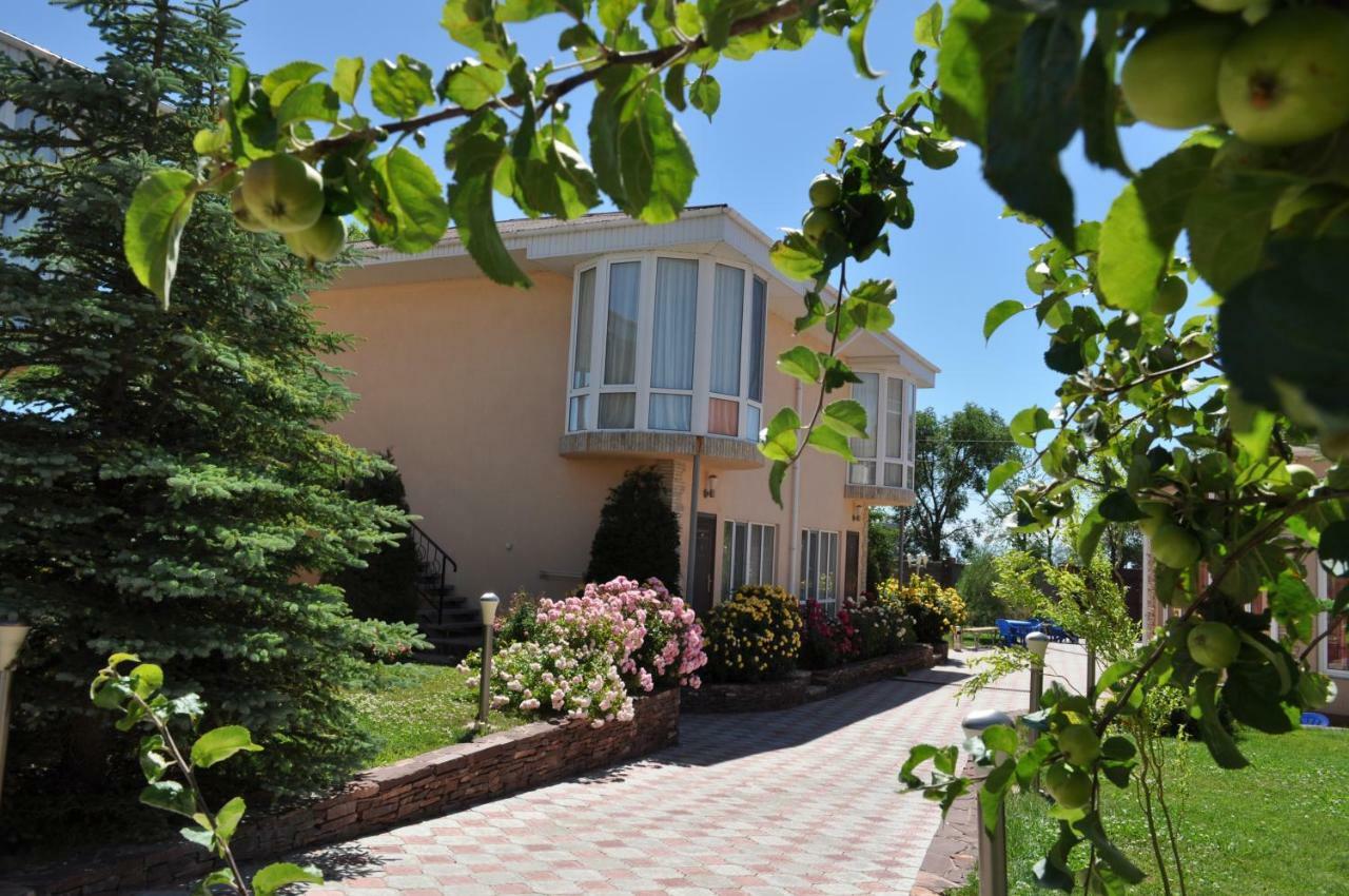 Zlata Inn Tamchy Exterior photo