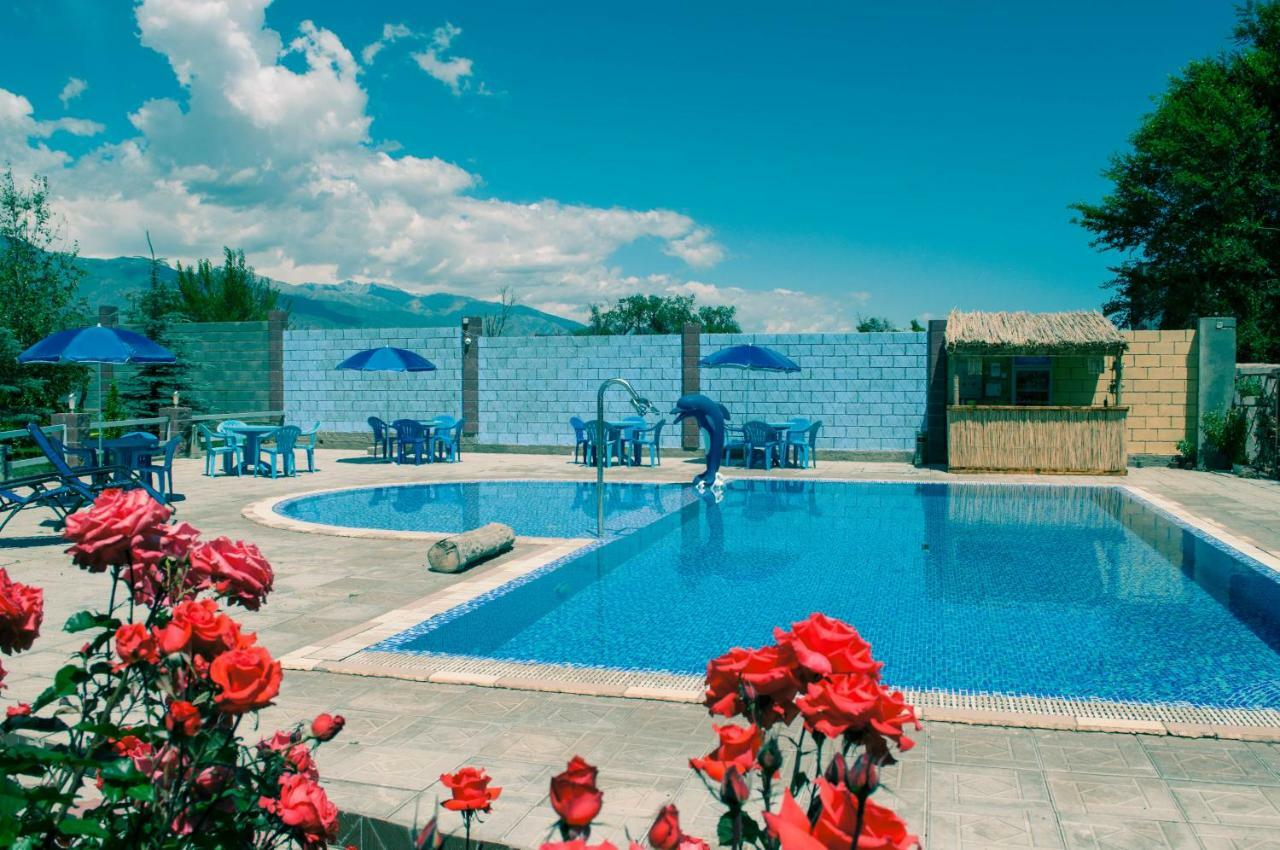 Zlata Inn Tamchy Exterior photo